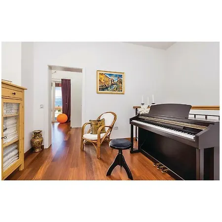 Four Bedroom Holiday In Mihatovici Vakantiehuis *