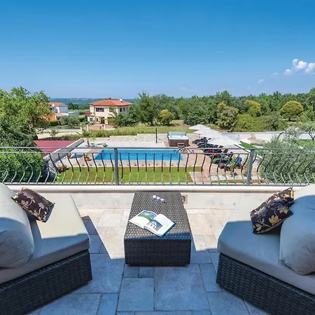 Four Bedroom Holiday In Mihatovici Vakantiehuis *