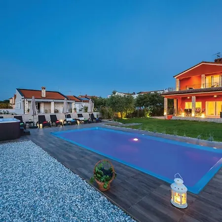 Four Bedroom Holiday In Mihatovici Nova Vas (Porec)