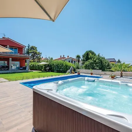 Four Bedroom Holiday In Mihatovici Vakantiehuis Nova Vas (Porec)