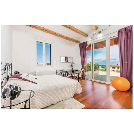 Four Bedroom Holiday In Mihatovici Vakantiehuis